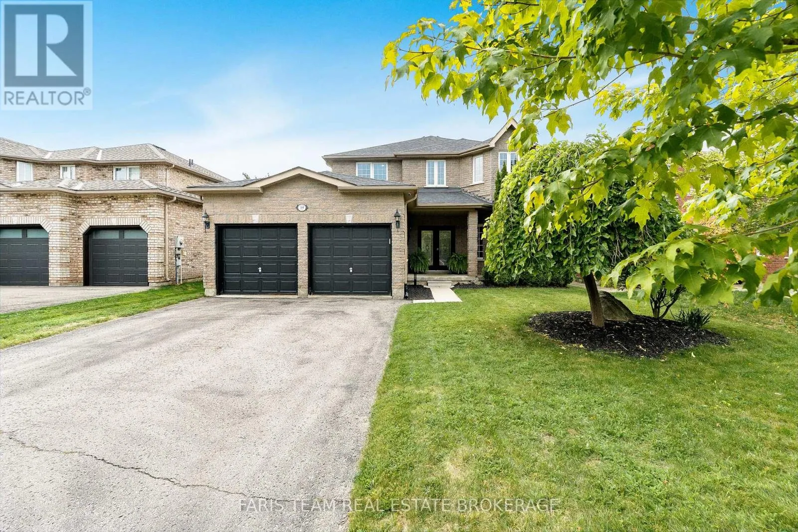 19 OAKSIDE COURT