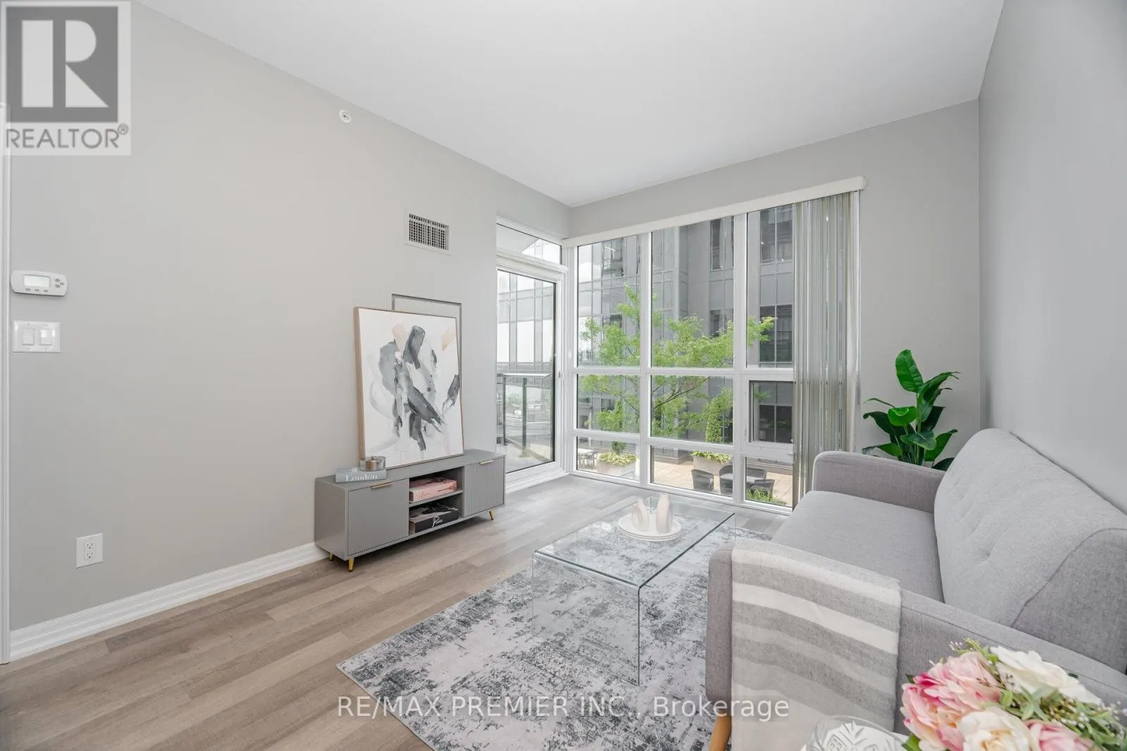 401 - 111 WORSLEY STREET