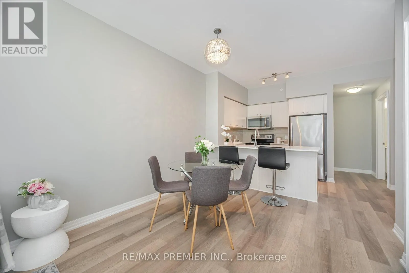 401 - 111 WORSLEY STREET