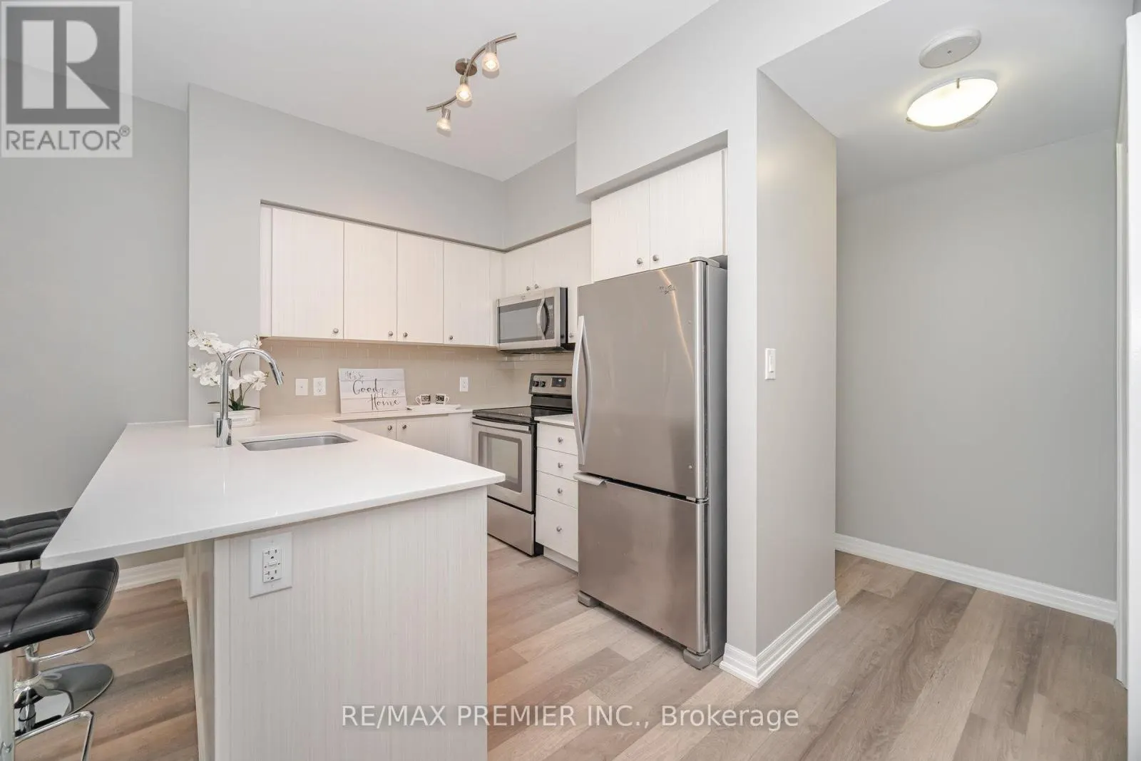 401 - 111 WORSLEY STREET