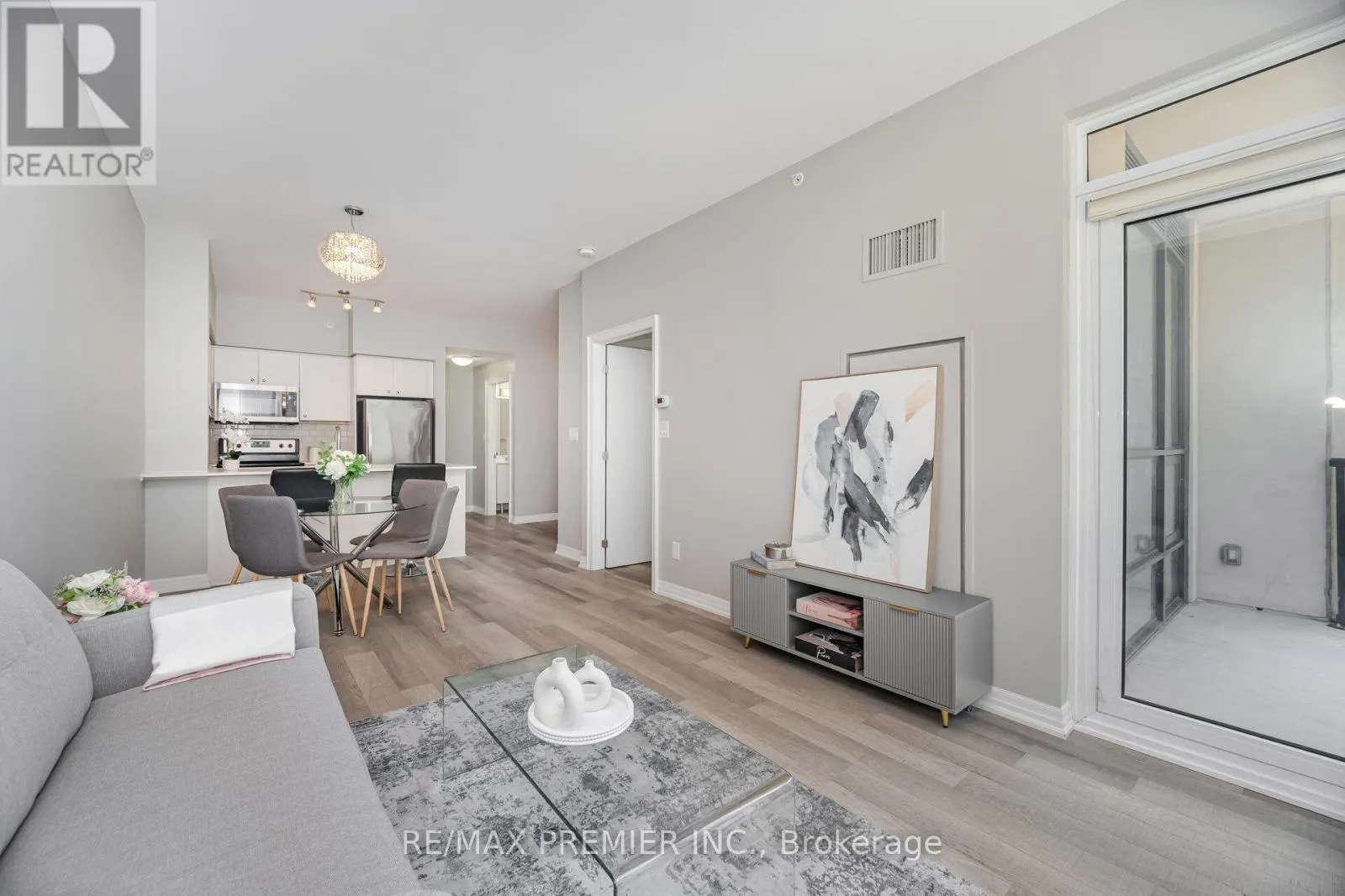 401 - 111 WORSLEY STREET