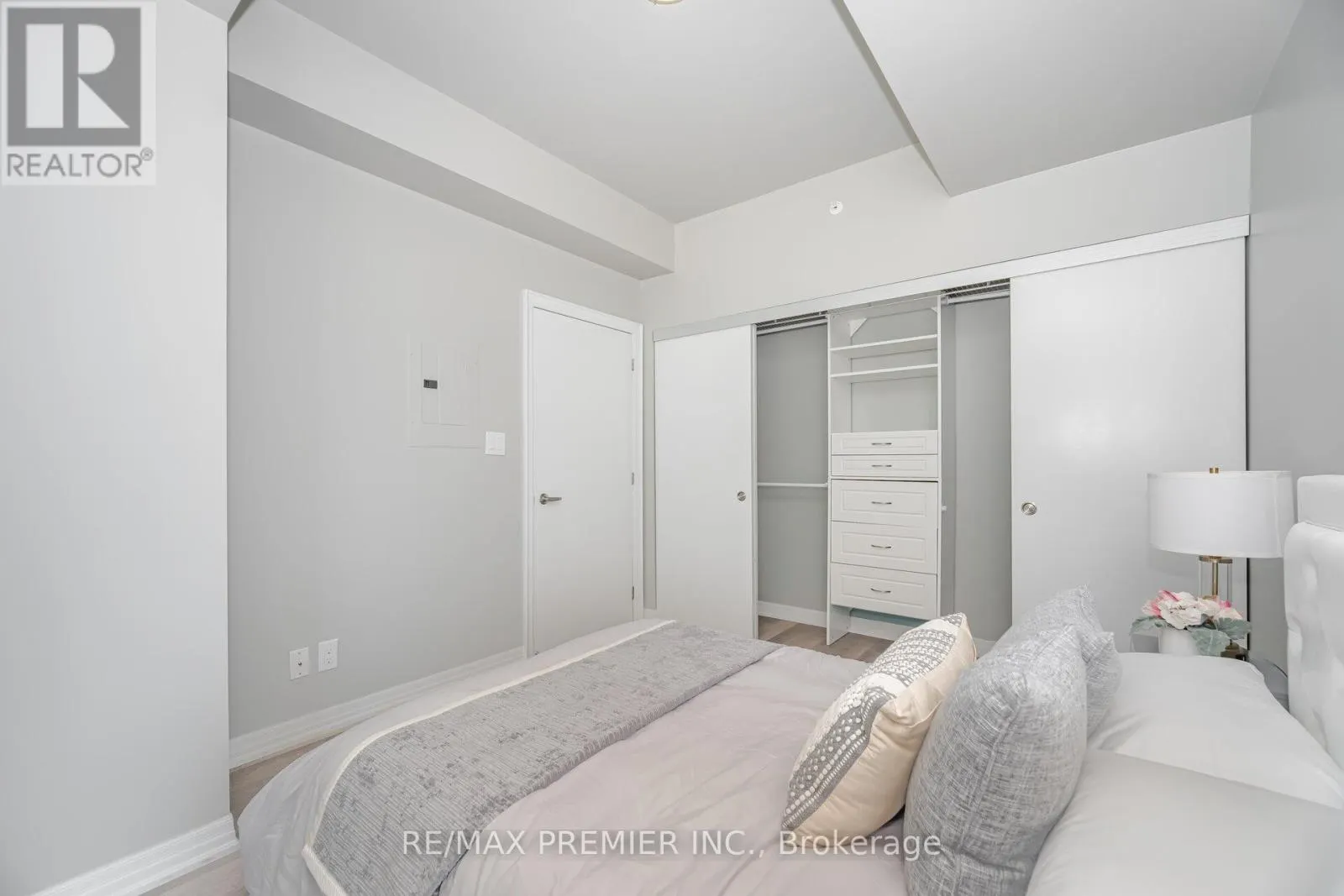 401 - 111 WORSLEY STREET