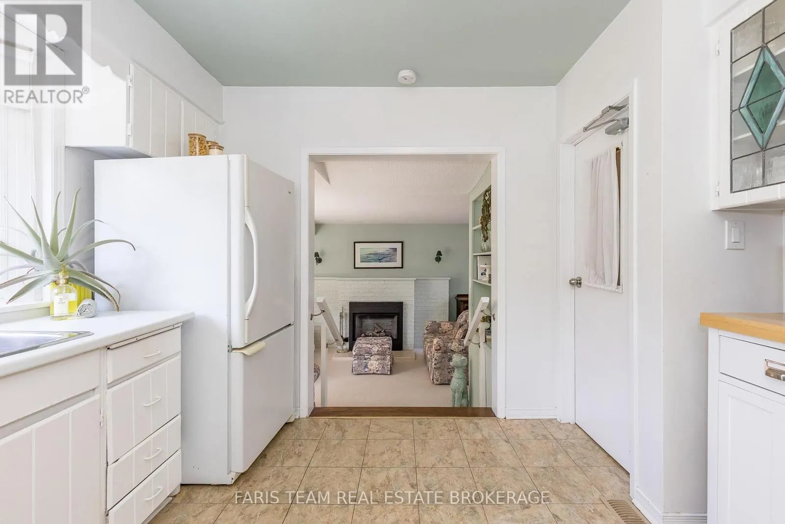 302 SUNNIDALE ROAD