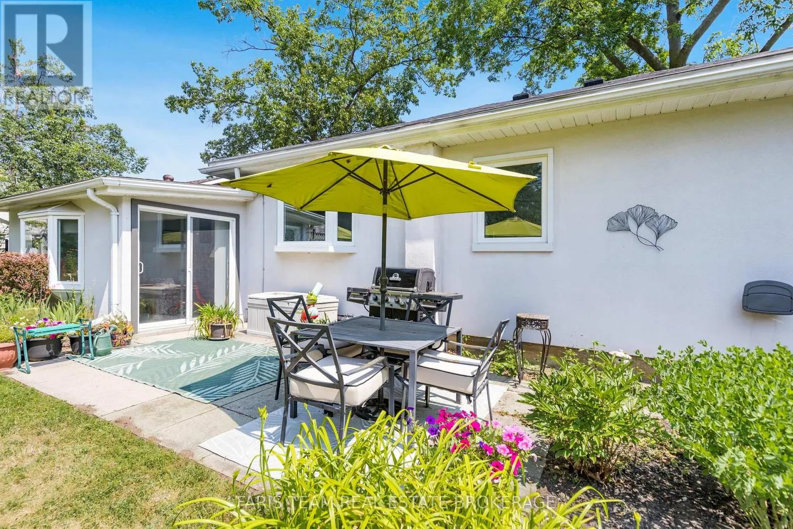 302 SUNNIDALE ROAD