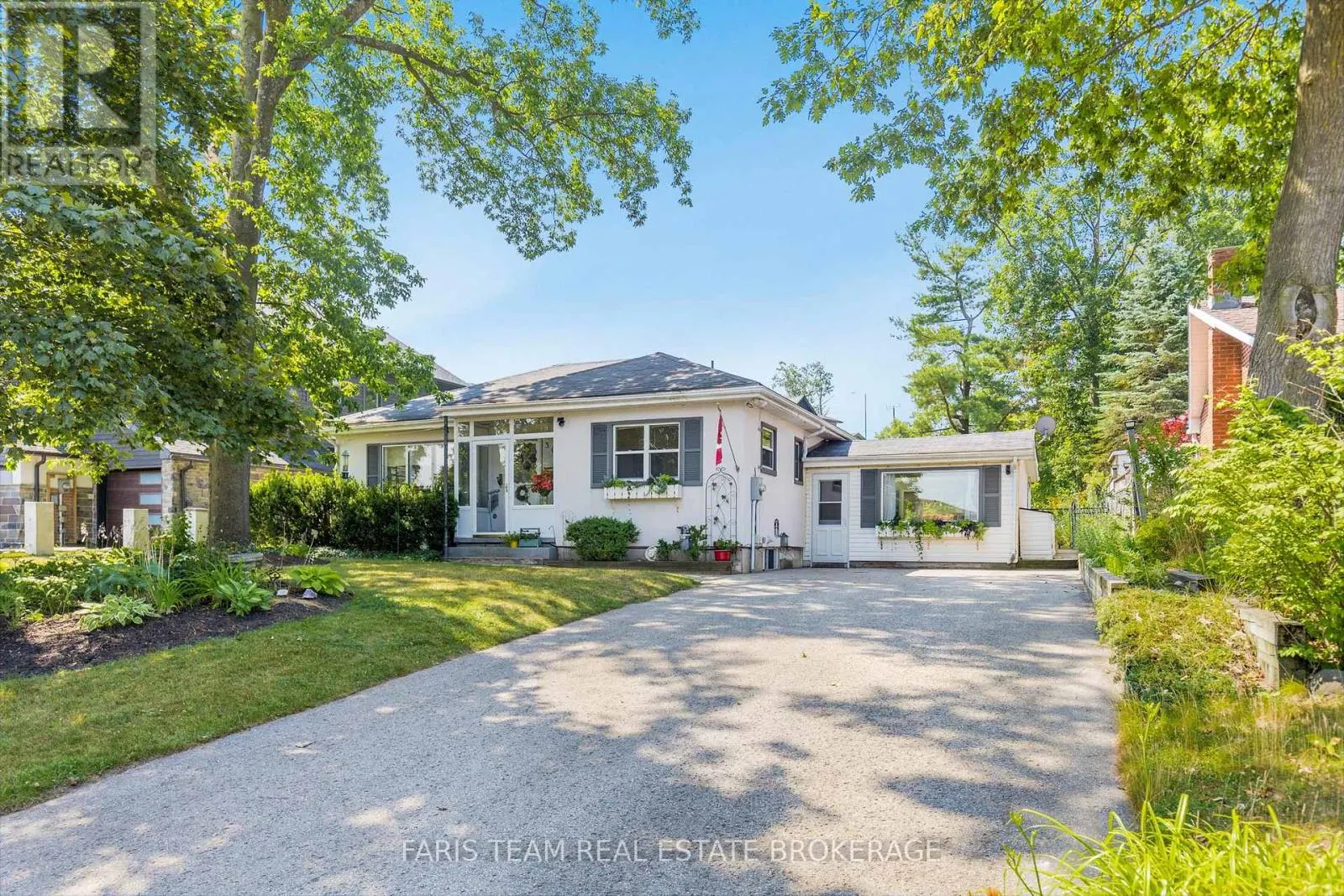 302 SUNNIDALE ROAD