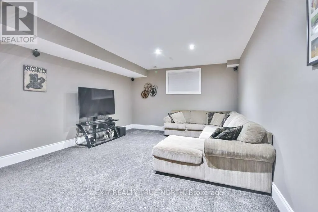 22 MARNI LANE