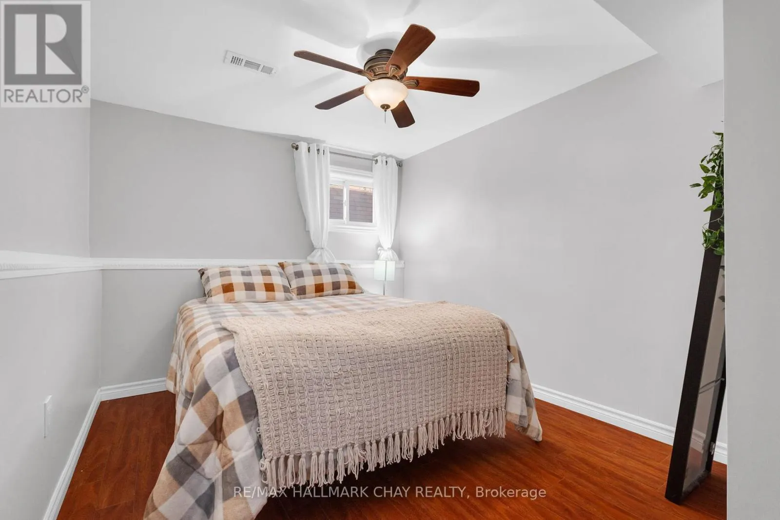 166 COUNTRY LANE