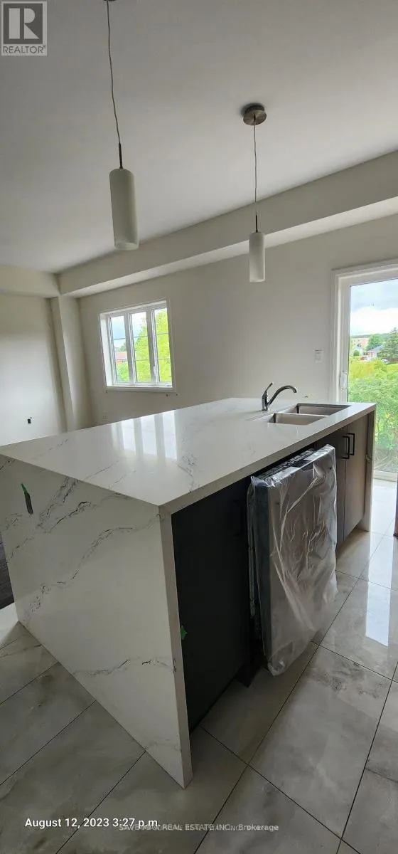 44 LAHEY CRESCENT