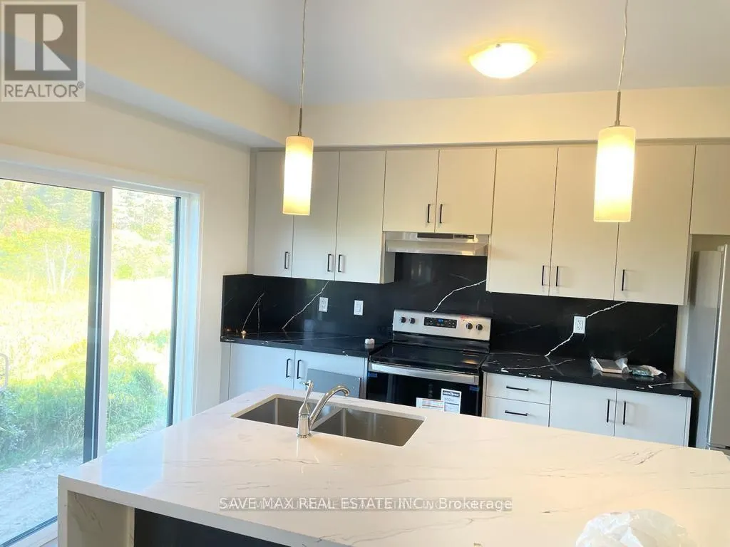 44 LAHEY CRESCENT