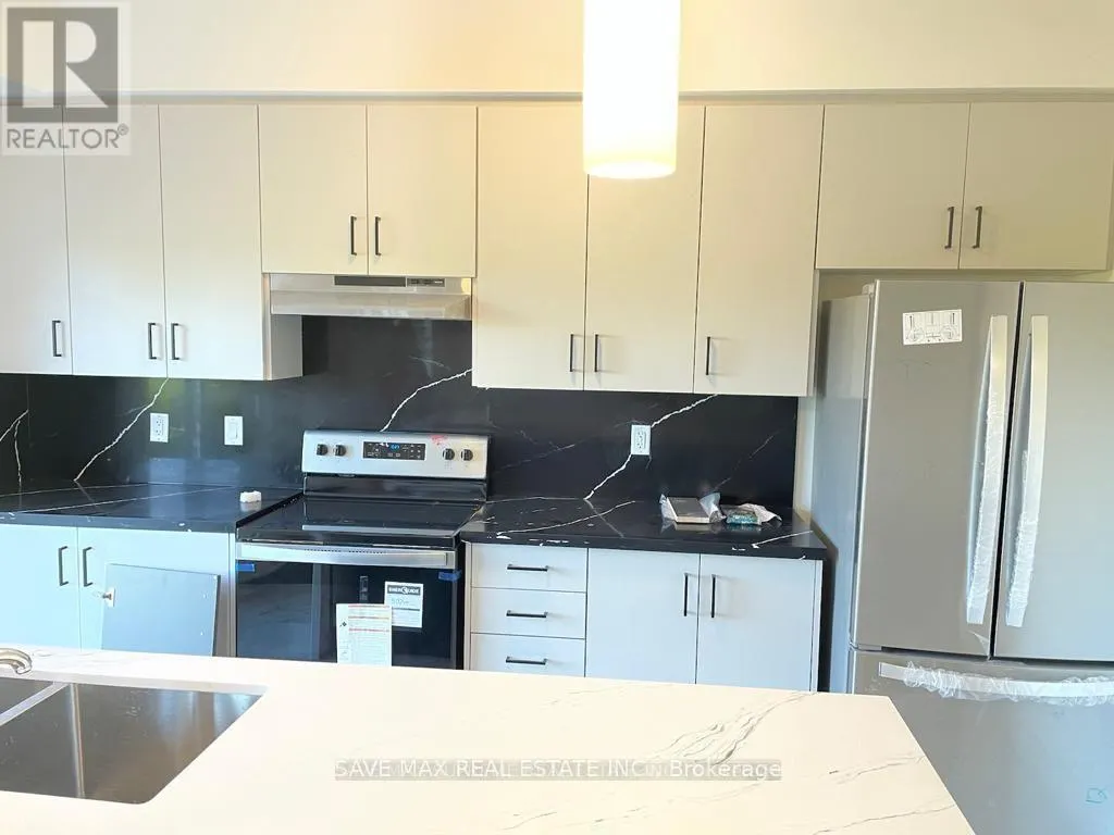 44 LAHEY CRESCENT