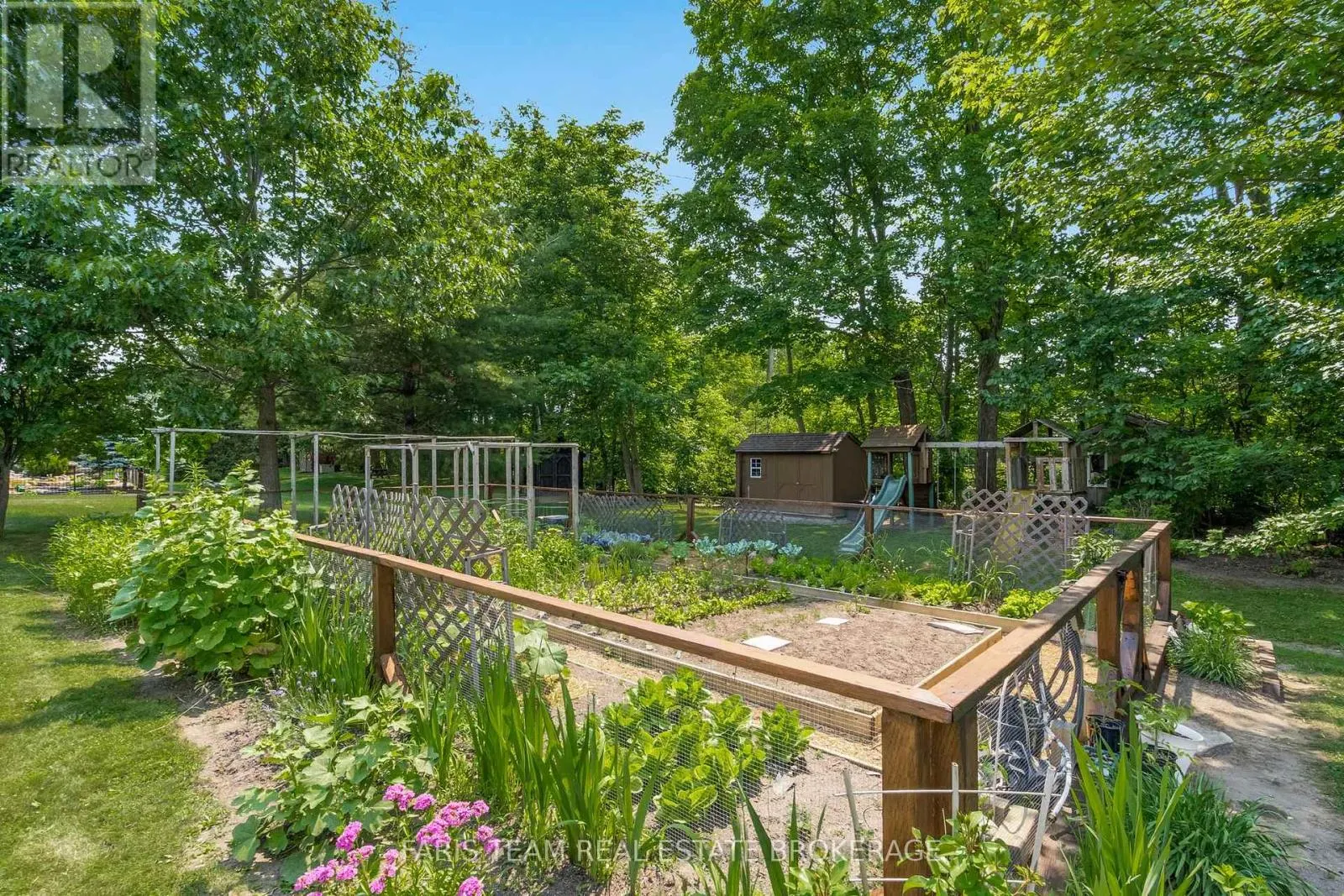 64 RED OAK CRESCENT
