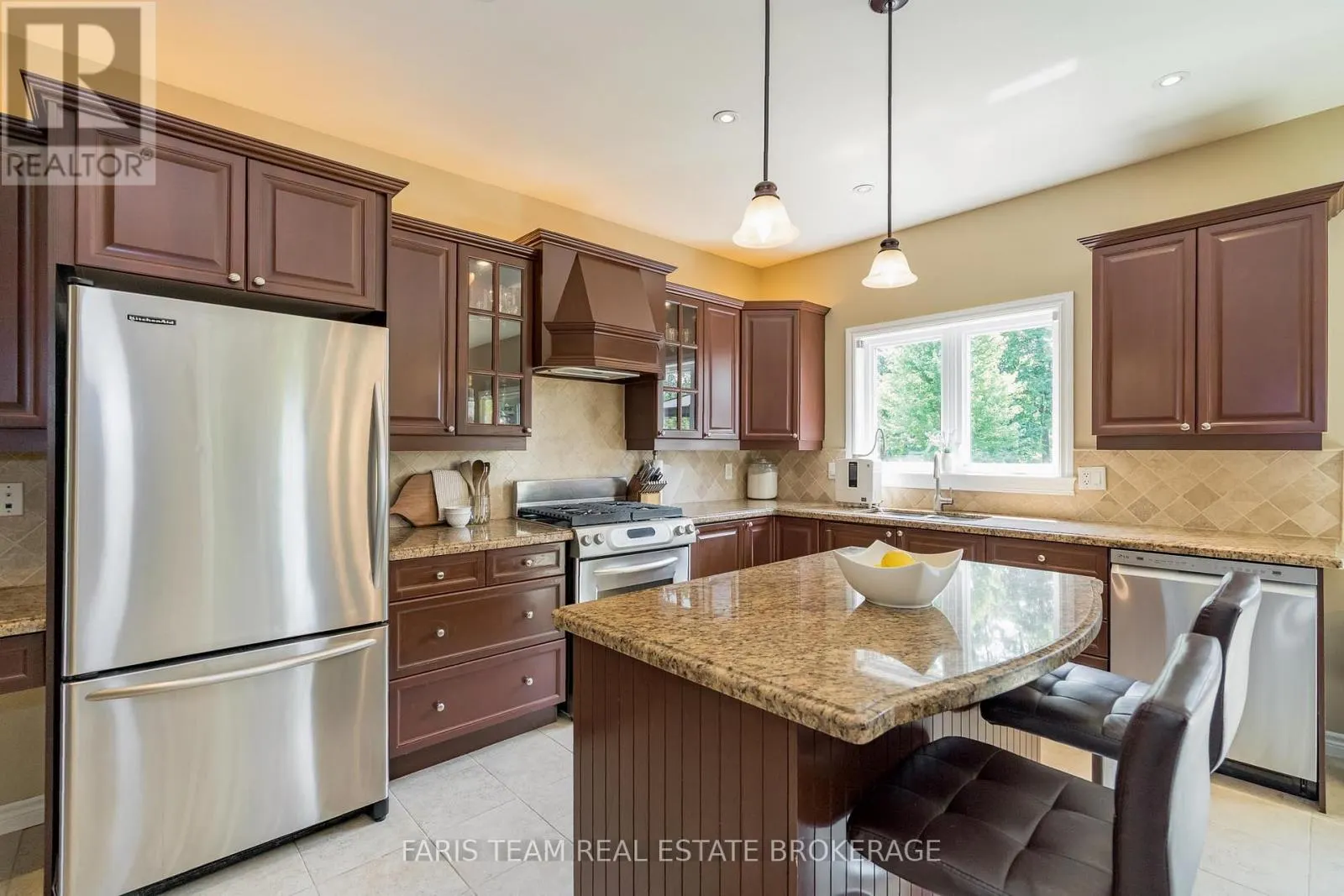 64 RED OAK CRESCENT