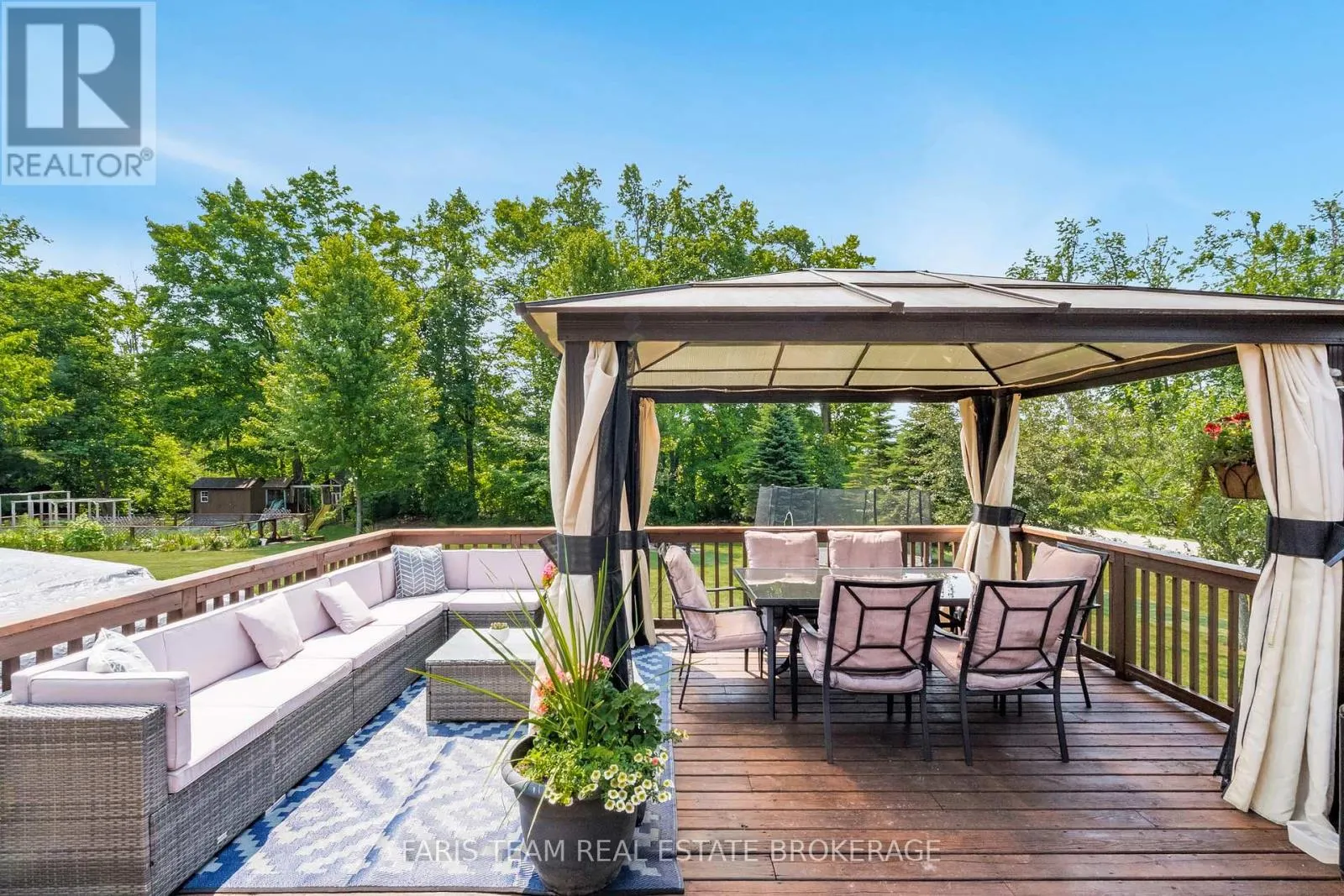 64 RED OAK CRESCENT