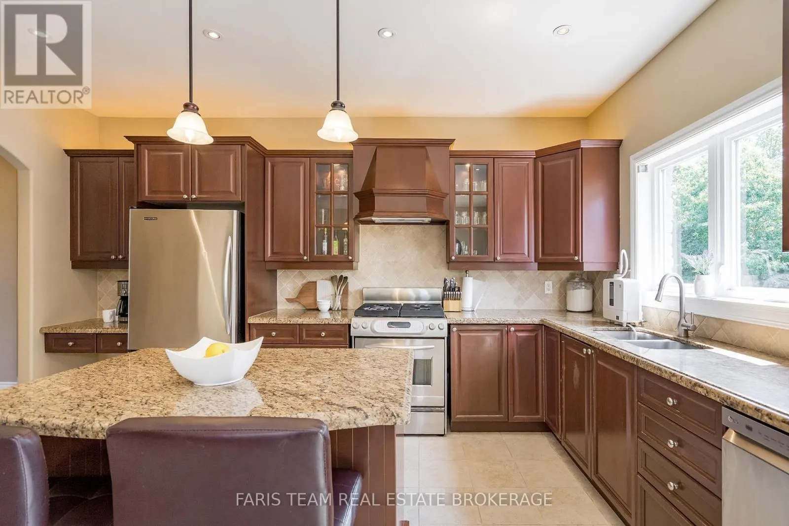 64 RED OAK CRESCENT
