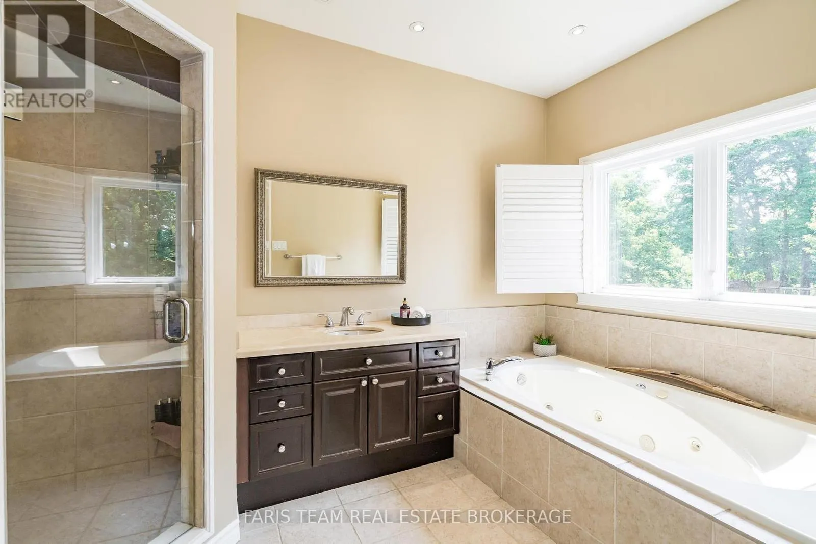 64 RED OAK CRESCENT