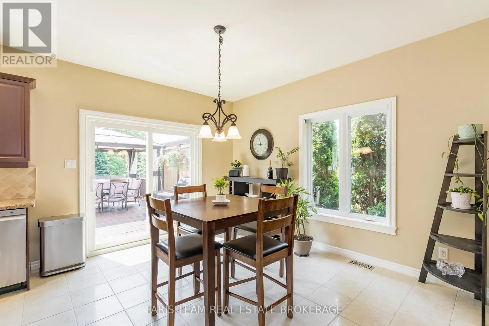 64 RED OAK CRESCENT