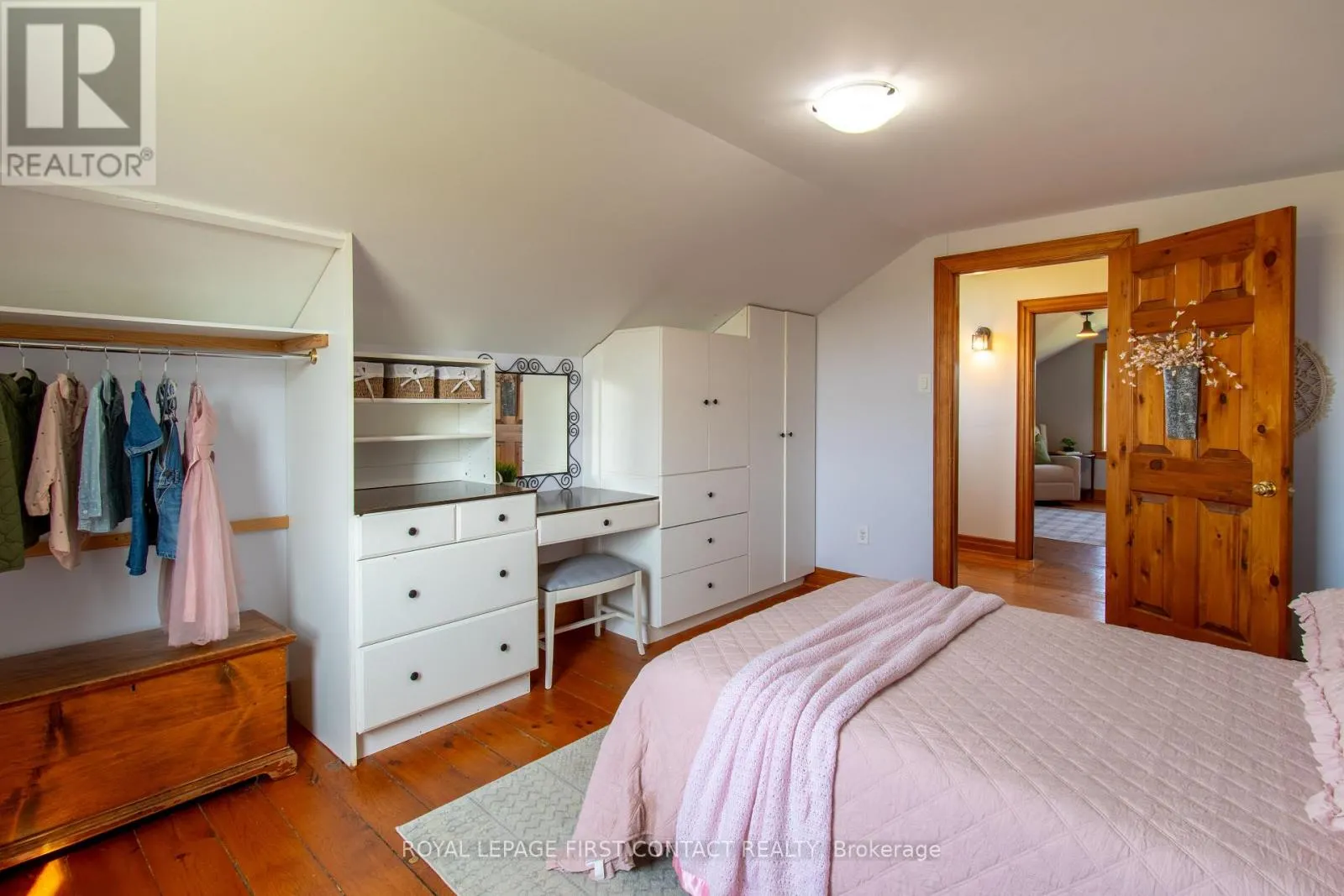 1293 RAINBOW VALLEY ROAD E