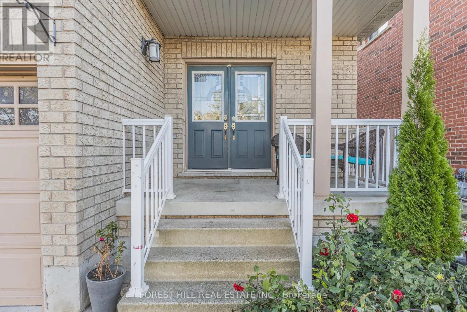 31 CONNAUGHT LANE