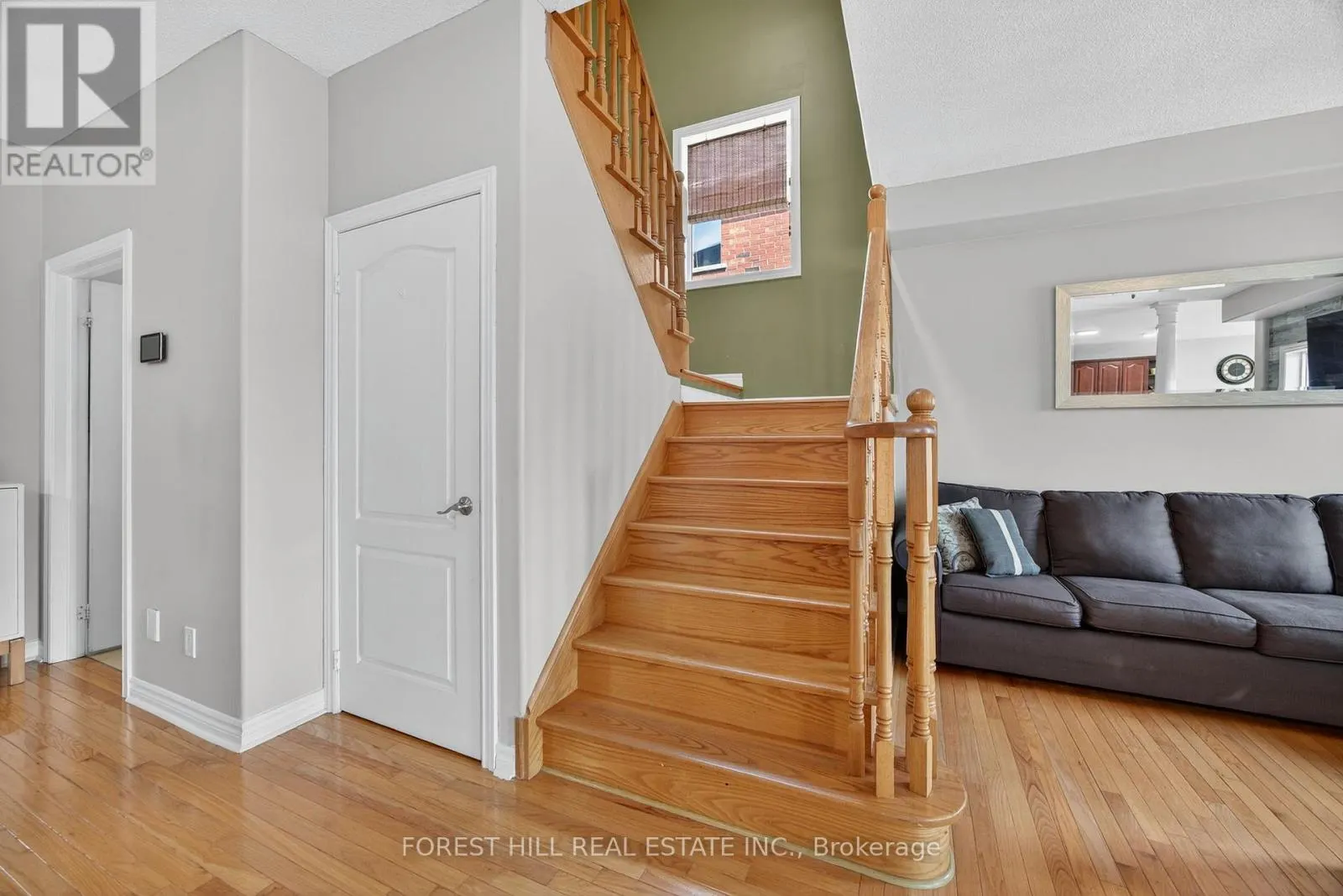 31 CONNAUGHT LANE
