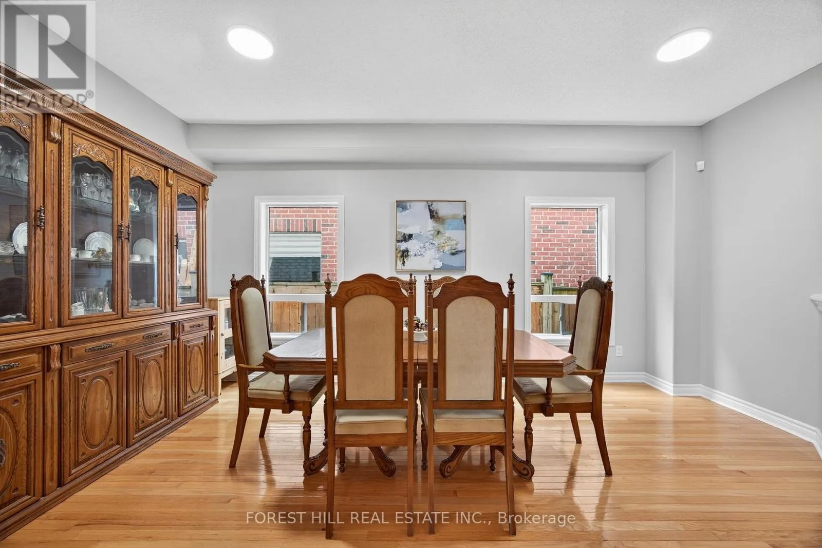 31 CONNAUGHT LANE