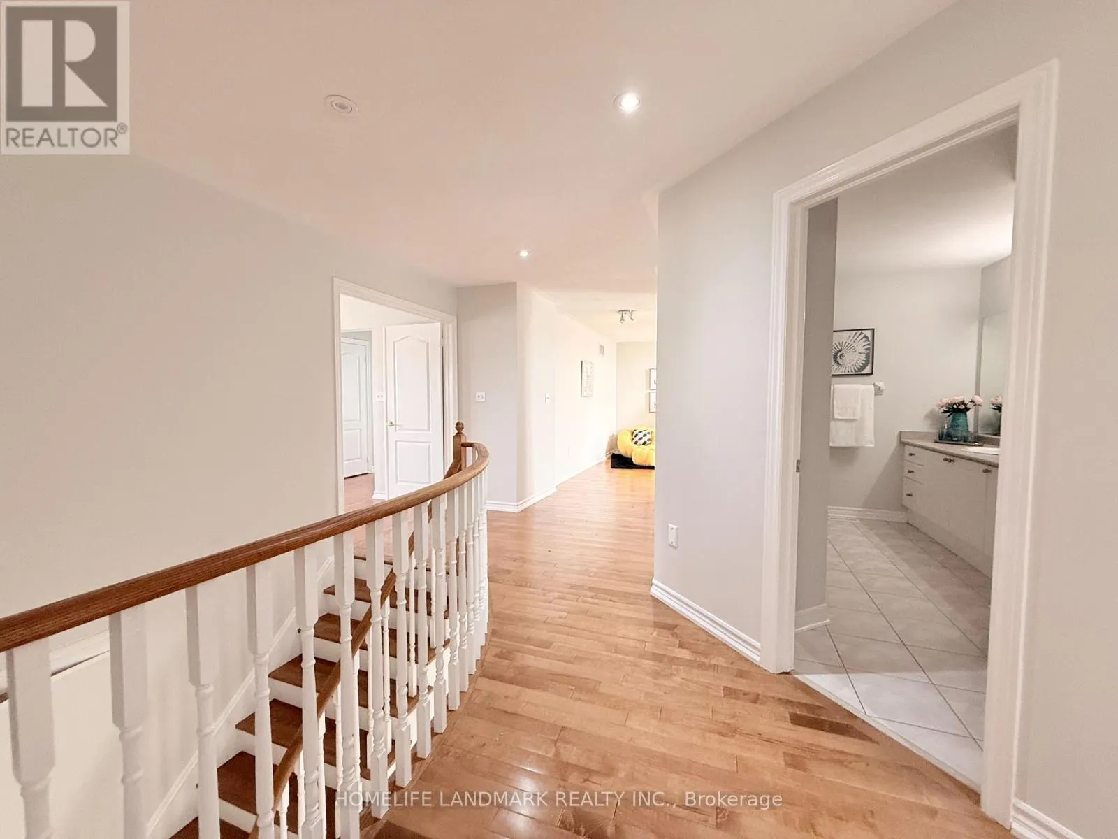 18 THE QUEENSWAY