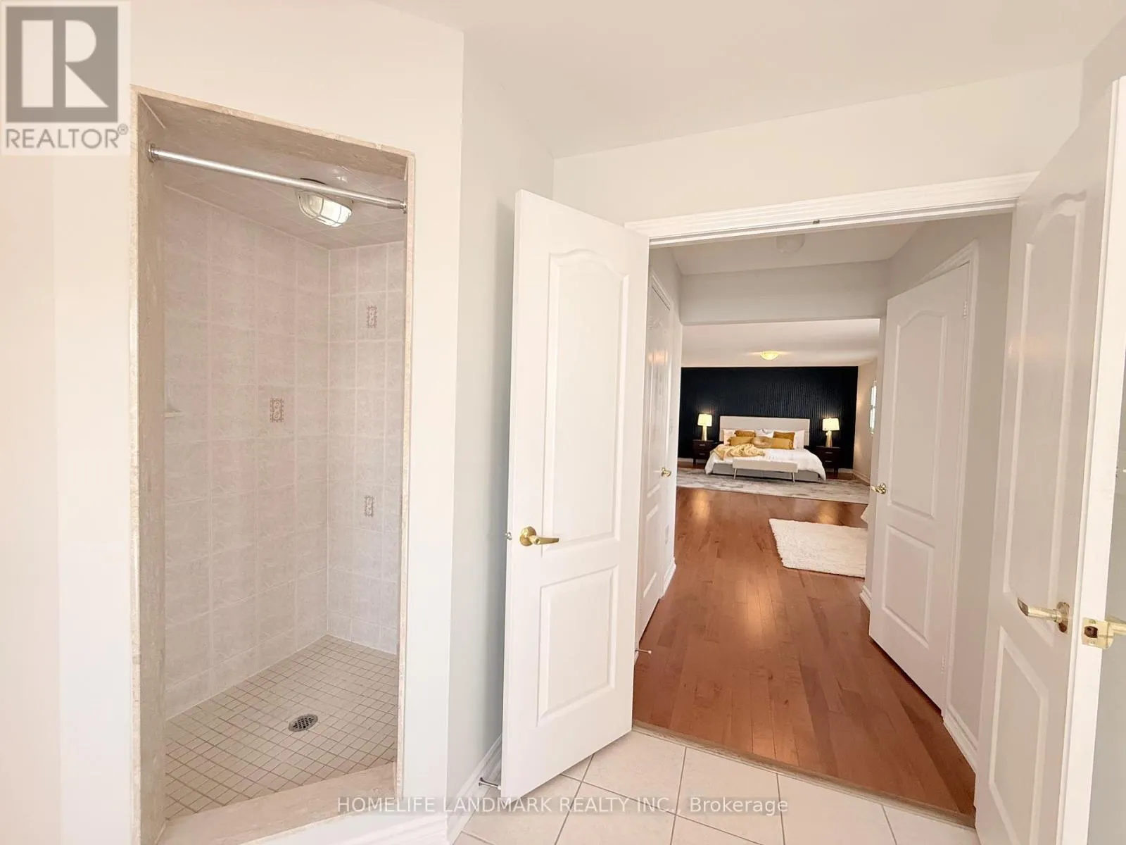 18 THE QUEENSWAY