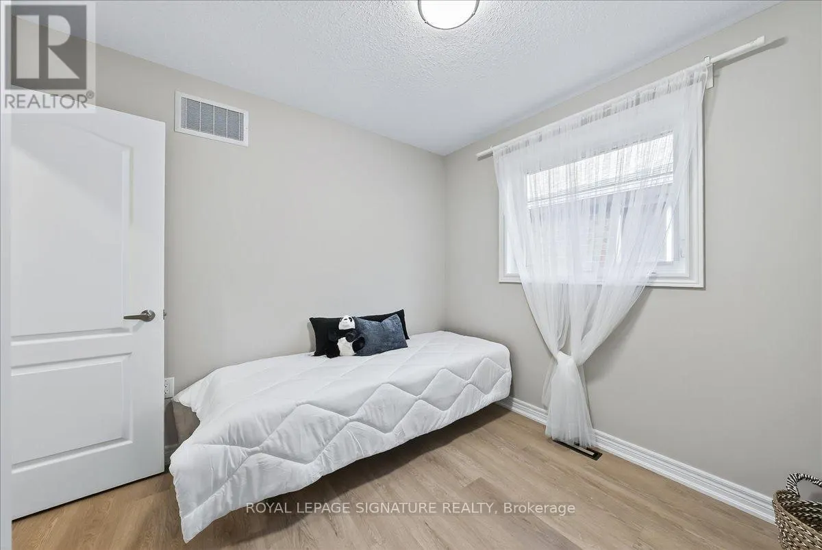 83 SUN KING CRESCENT