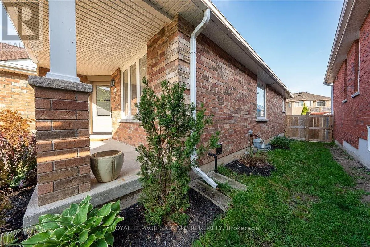 83 SUN KING CRESCENT