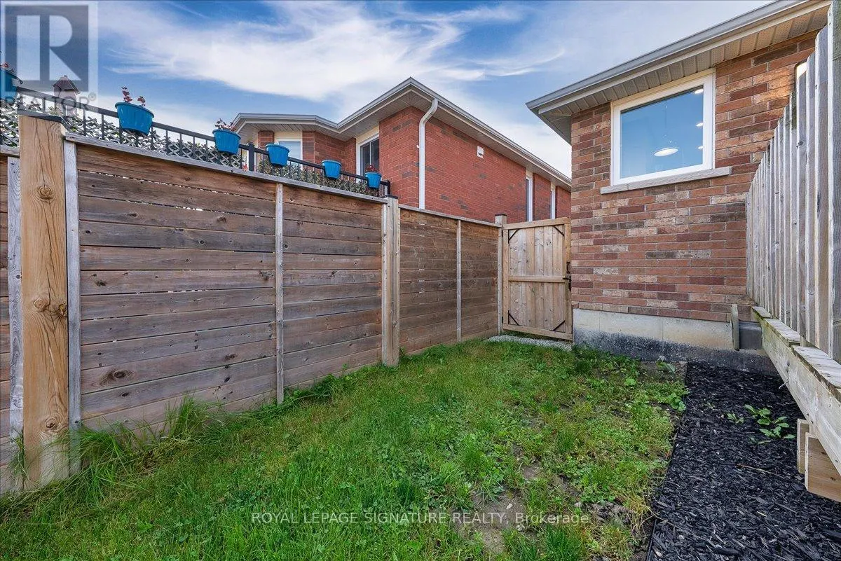 83 SUN KING CRESCENT