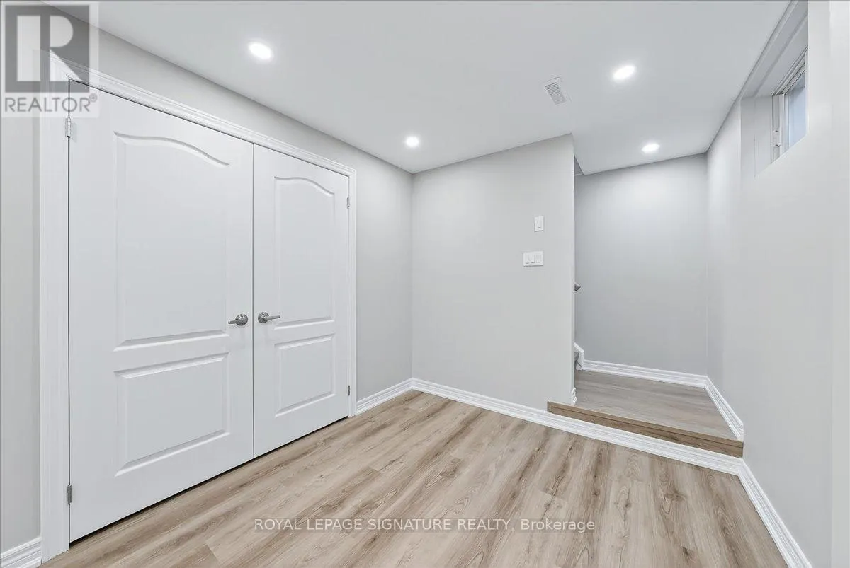 83 SUN KING CRESCENT