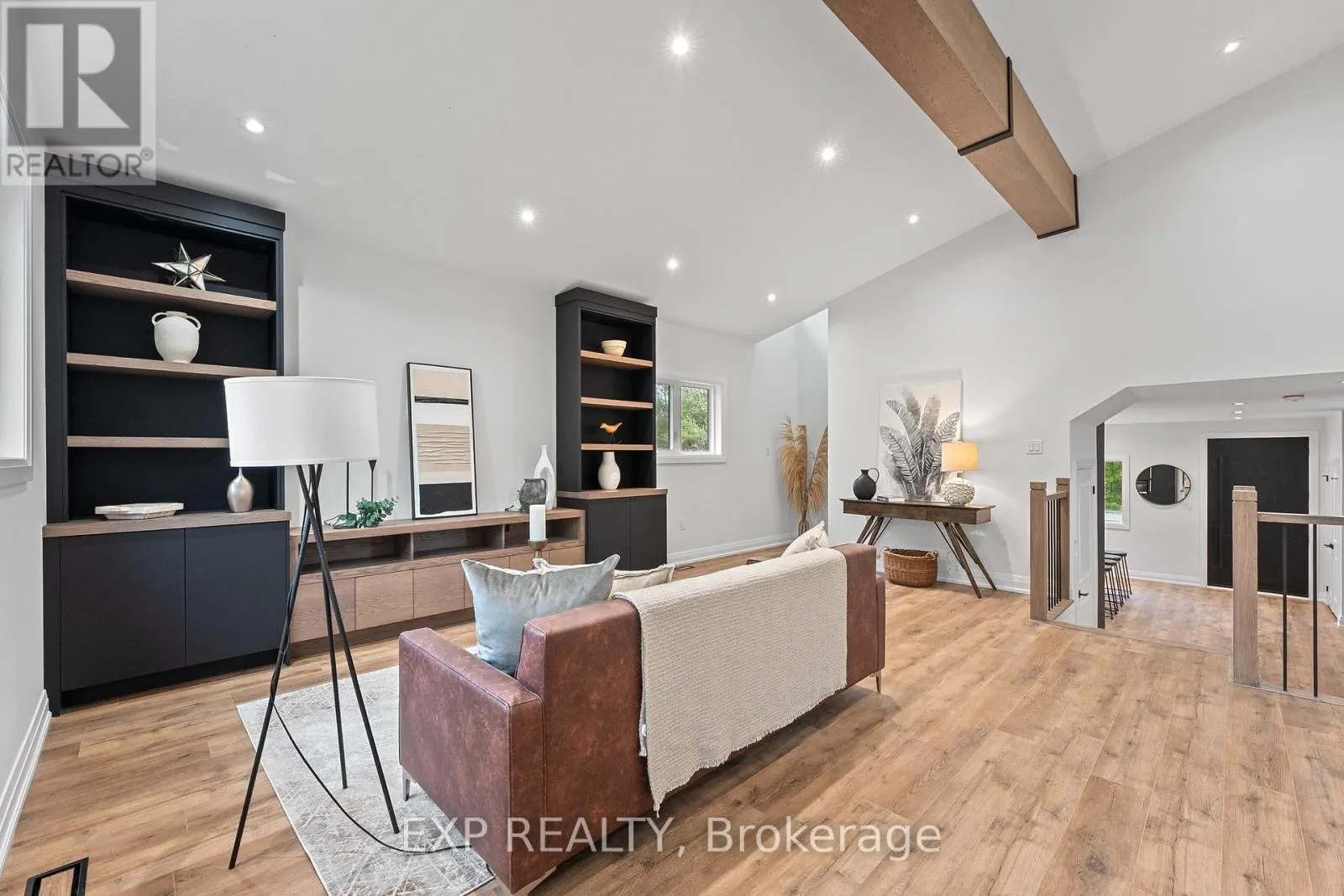 168 BERCZY STREET