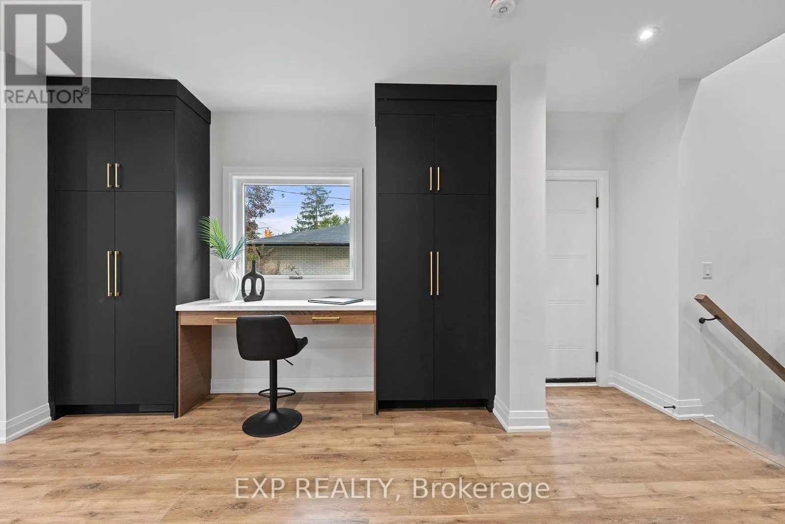 168 BERCZY STREET