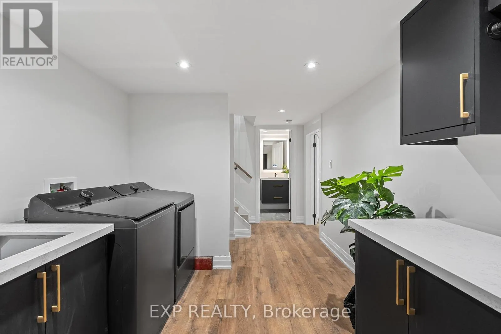 168 BERCZY STREET