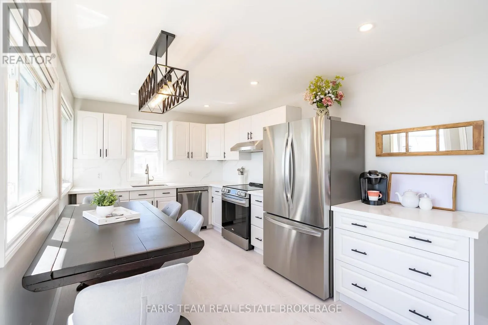 282 ROBINS POINT ROAD