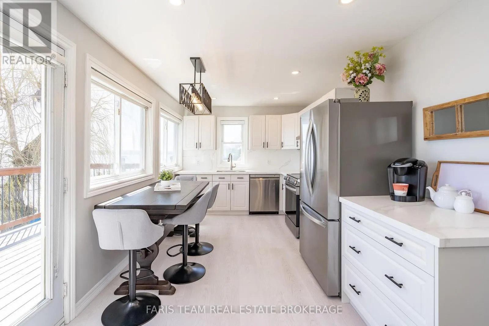 282 ROBINS POINT ROAD