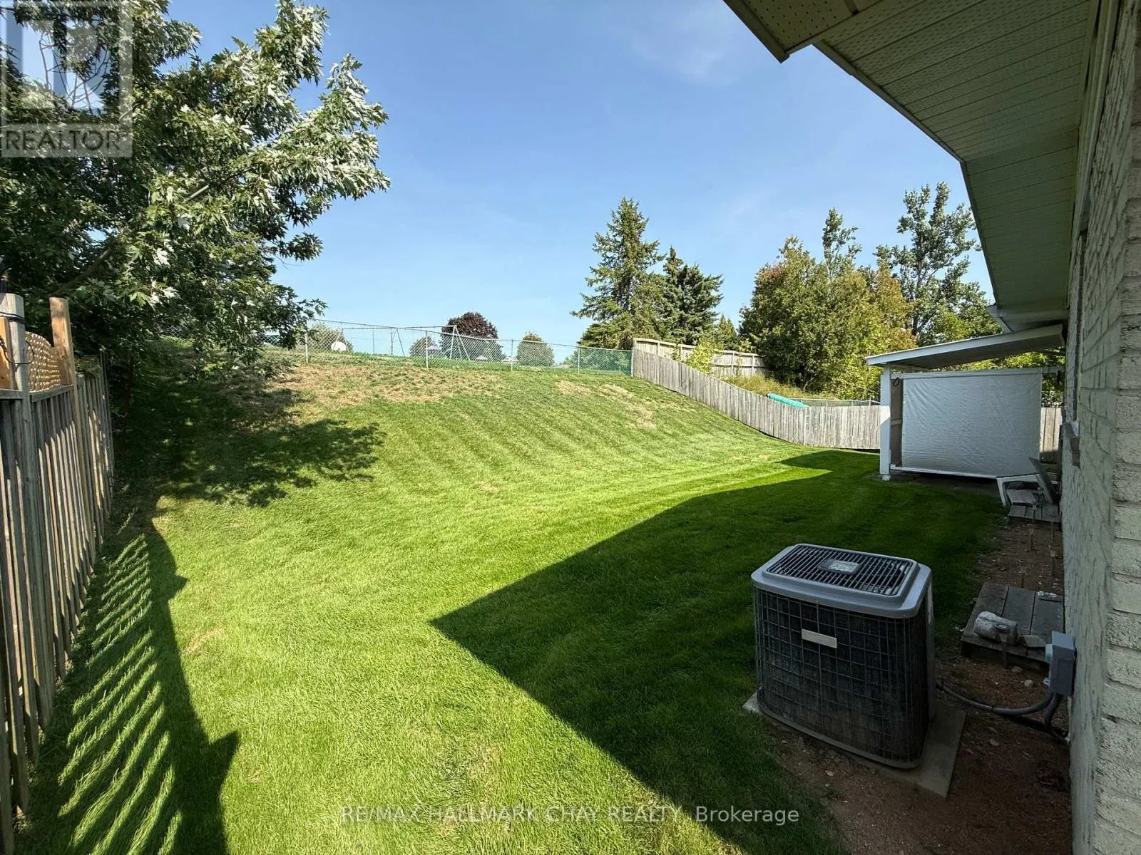 114 DAPHNE CRESCENT