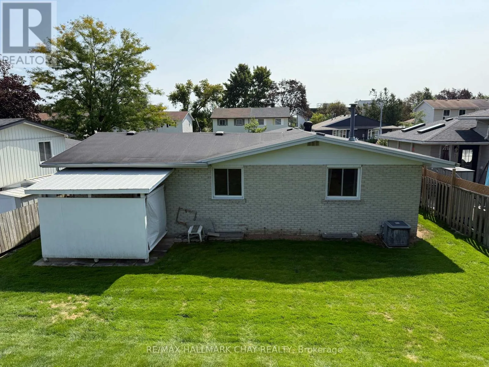 114 DAPHNE CRESCENT