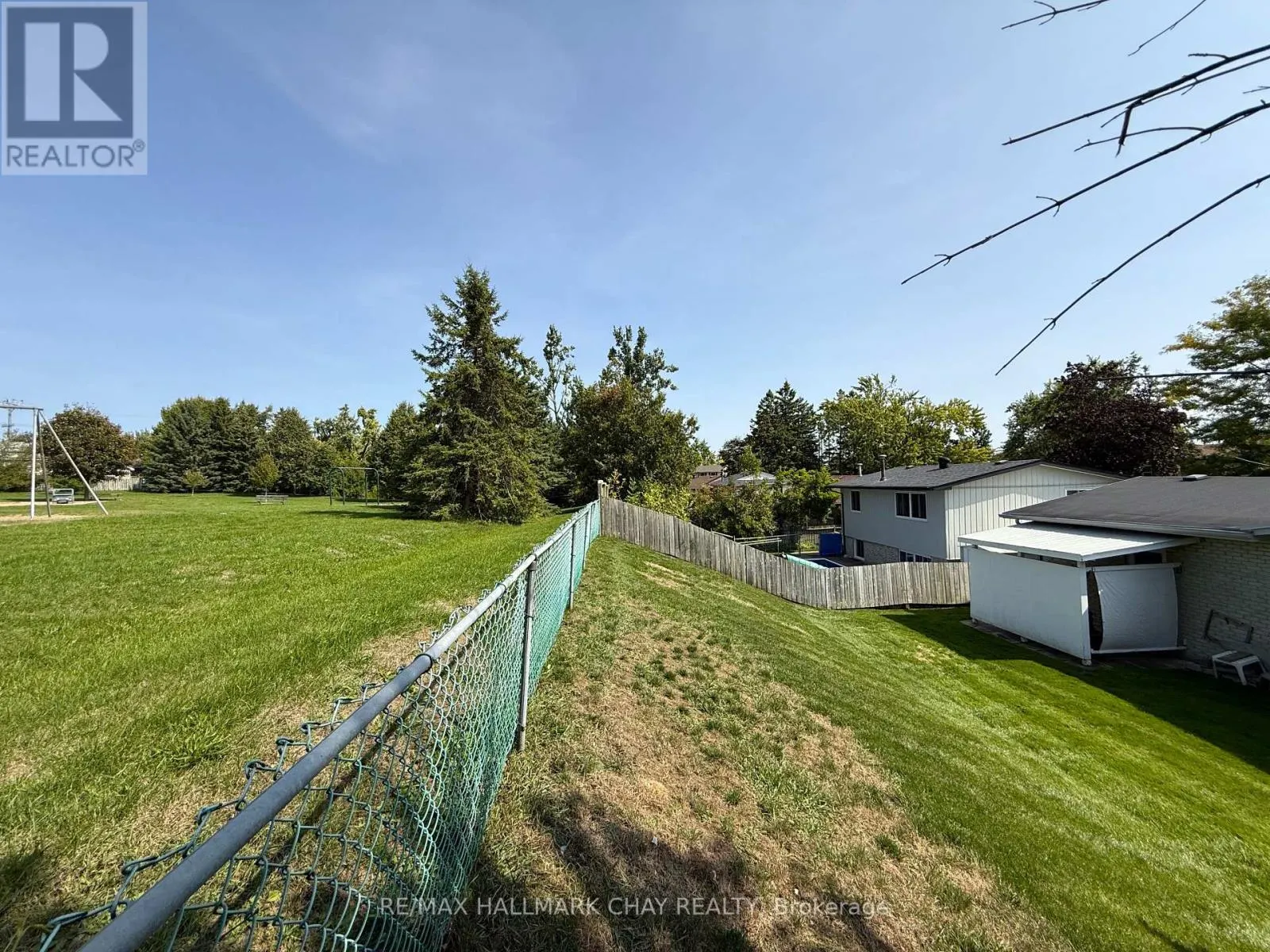 114 DAPHNE CRESCENT