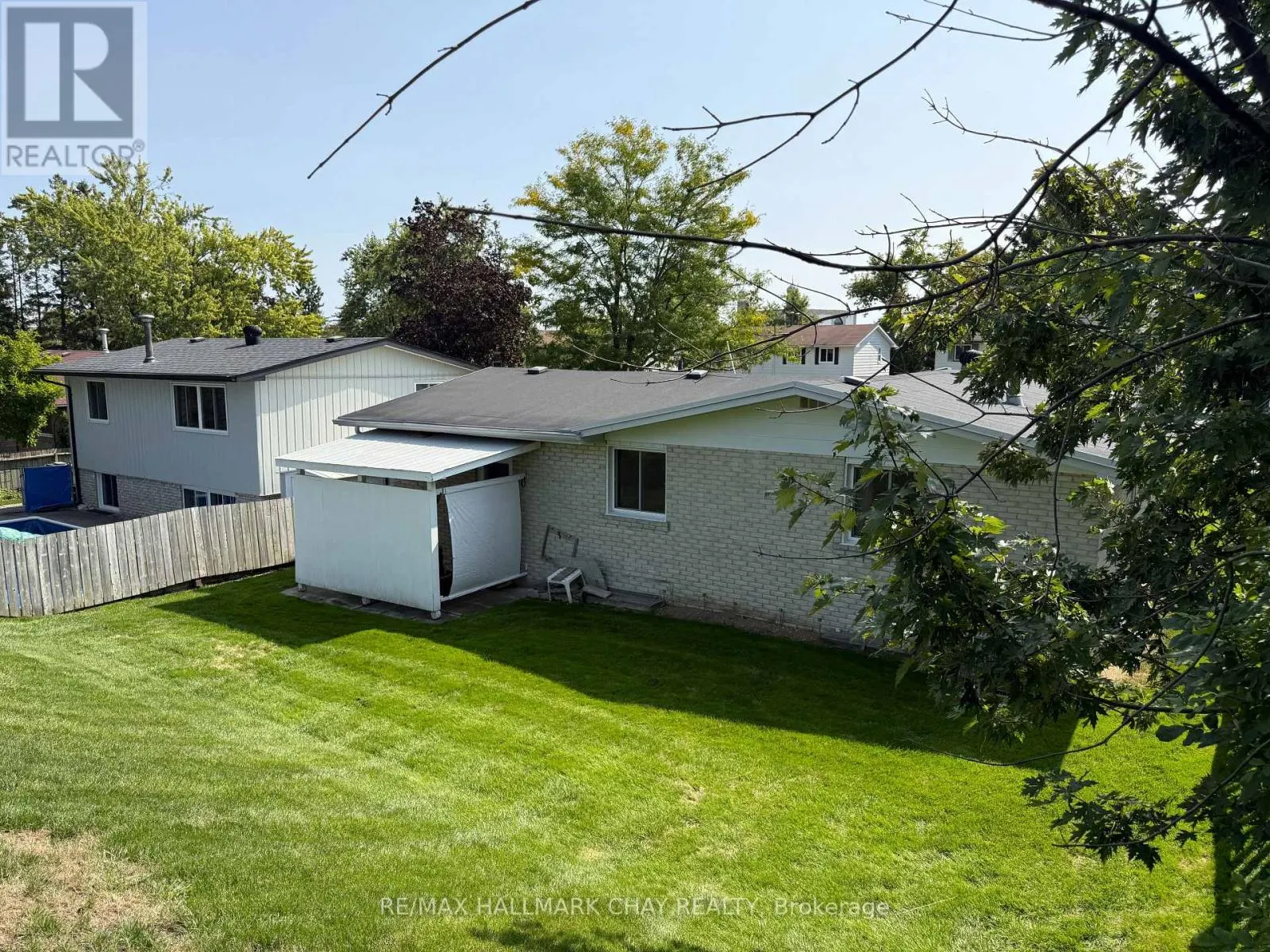 114 DAPHNE CRESCENT