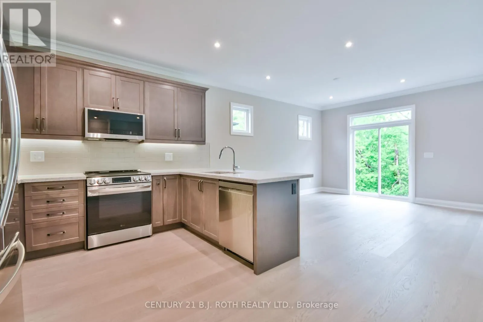 433 RUSS HOWARD DRIVE