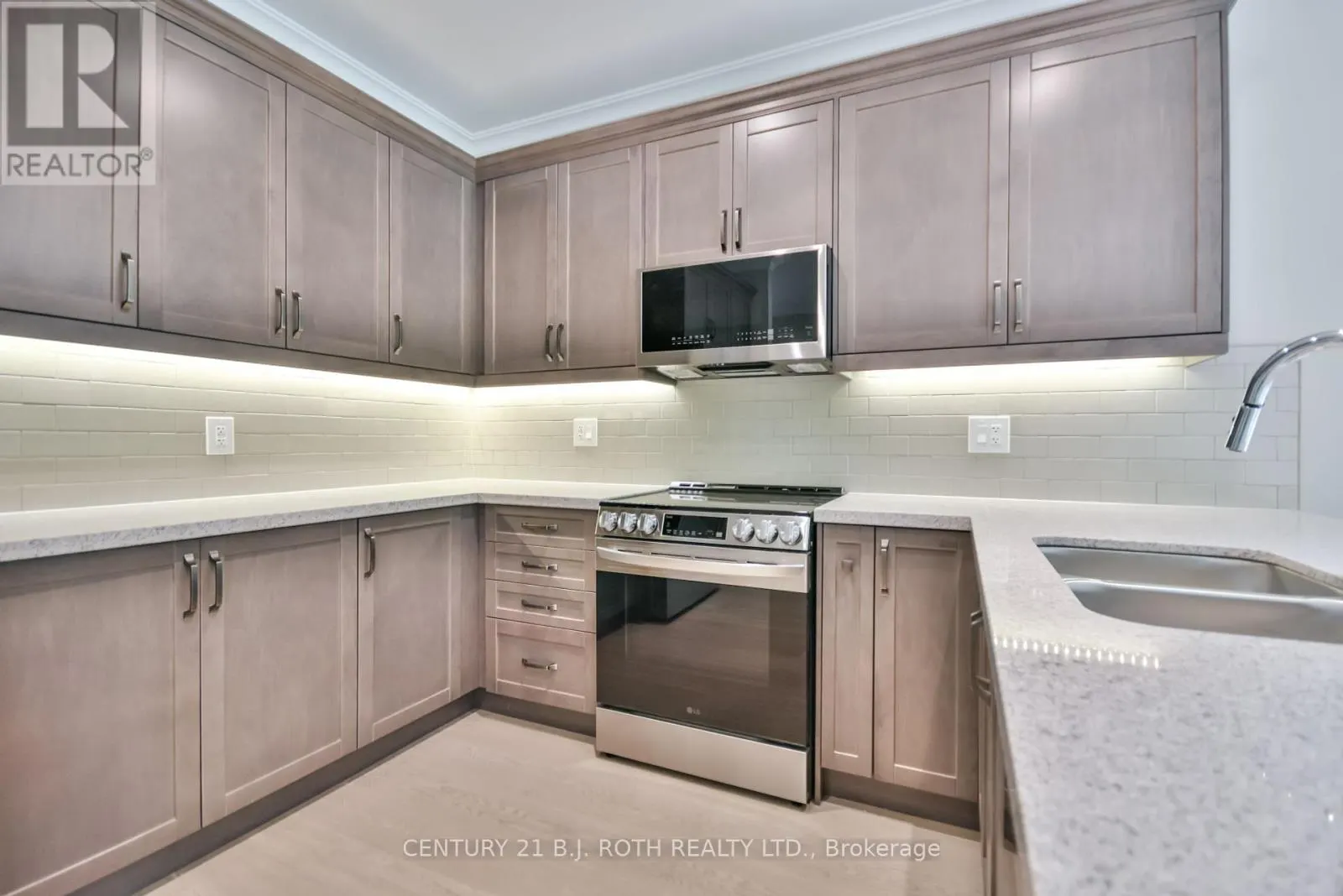 433 RUSS HOWARD DRIVE