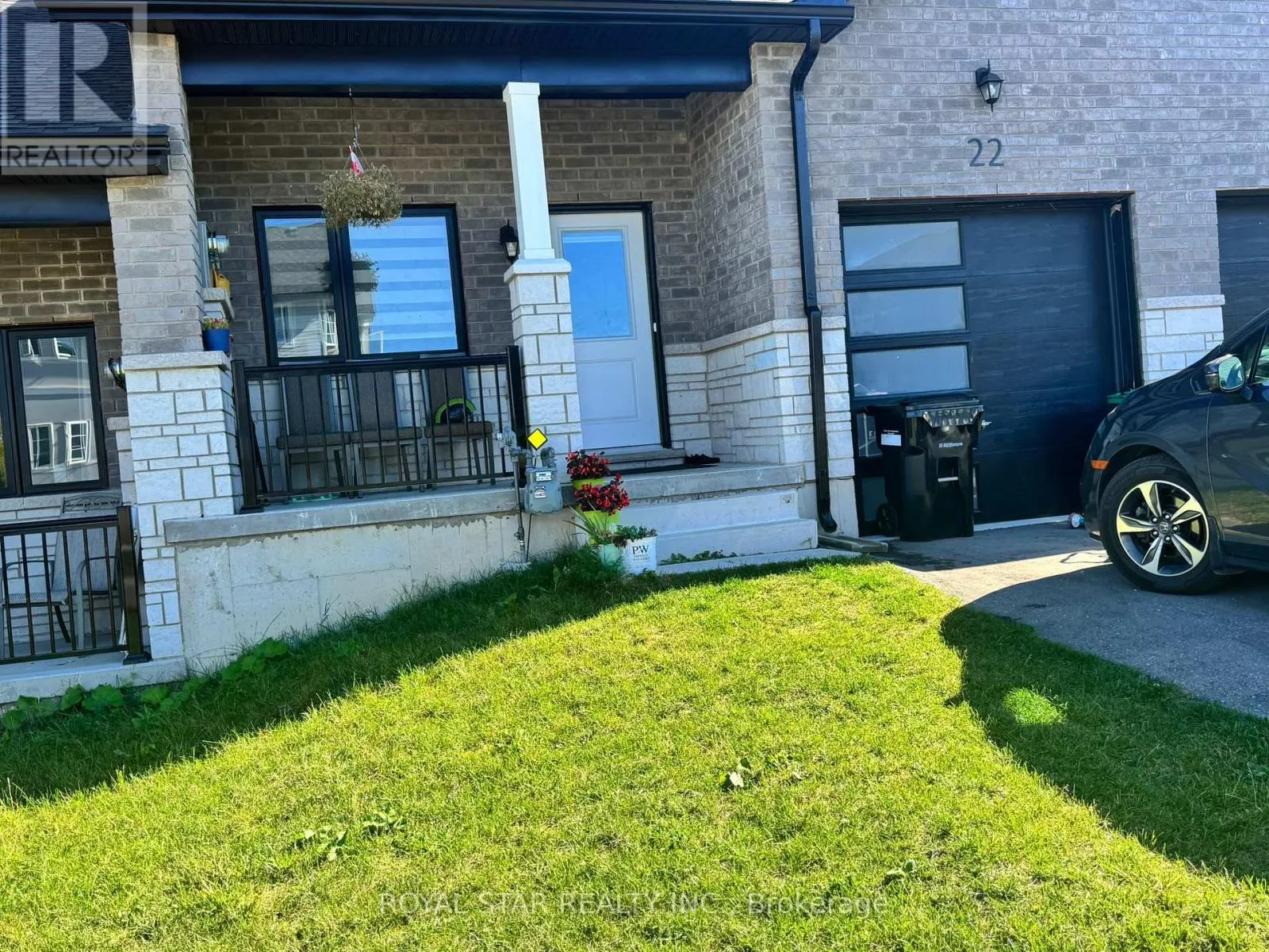 22 LAHEY CRESCENT