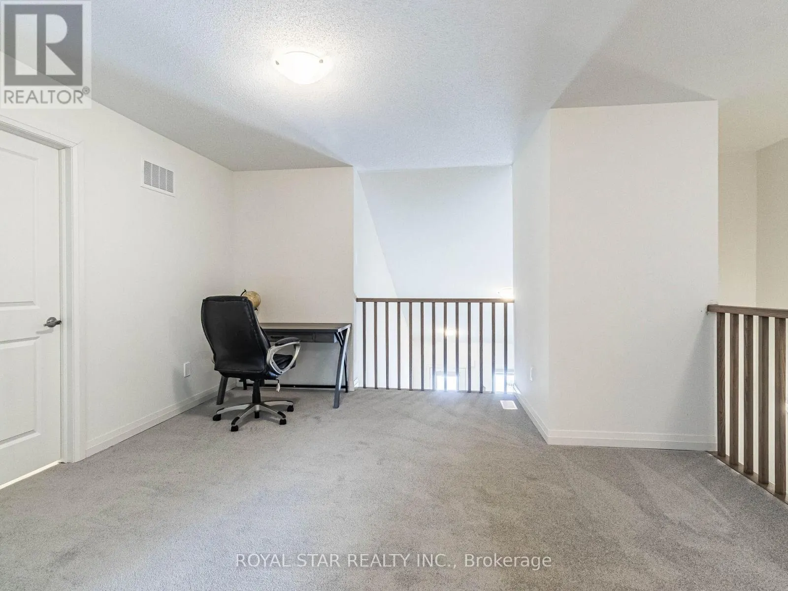 22 LAHEY CRESCENT