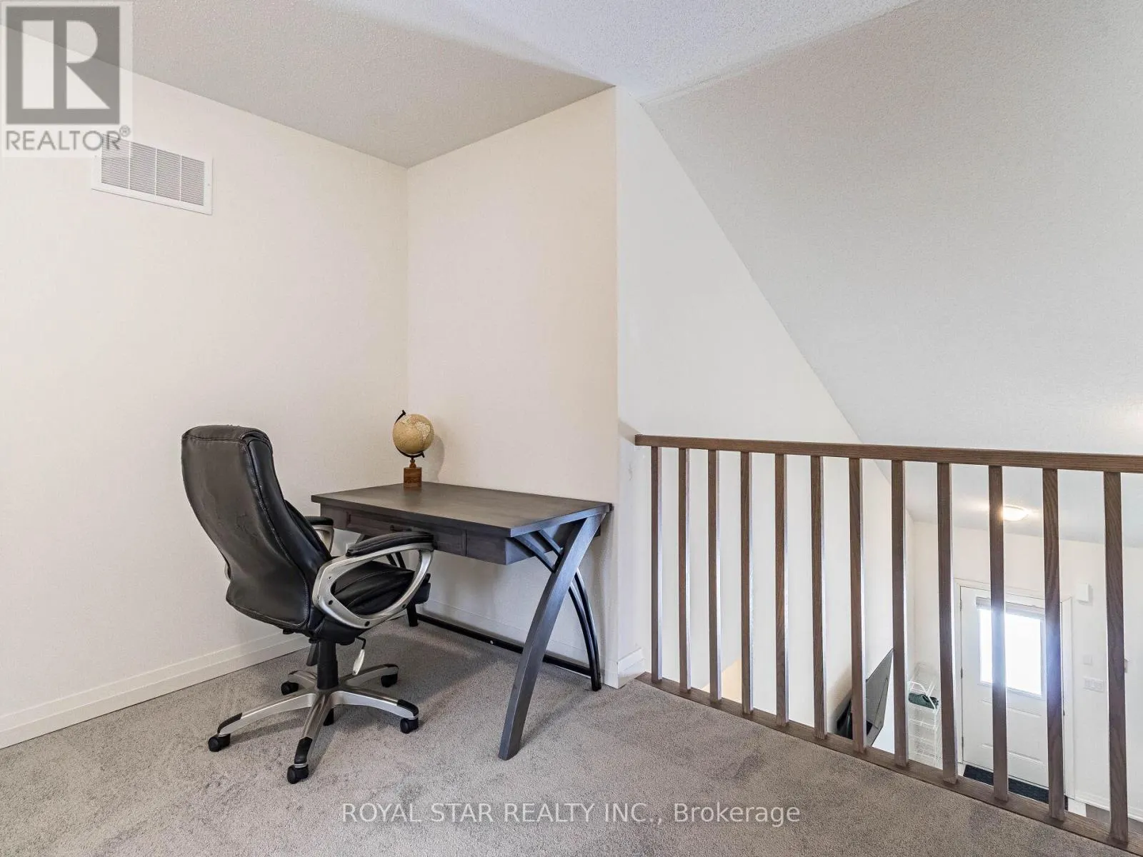 22 LAHEY CRESCENT