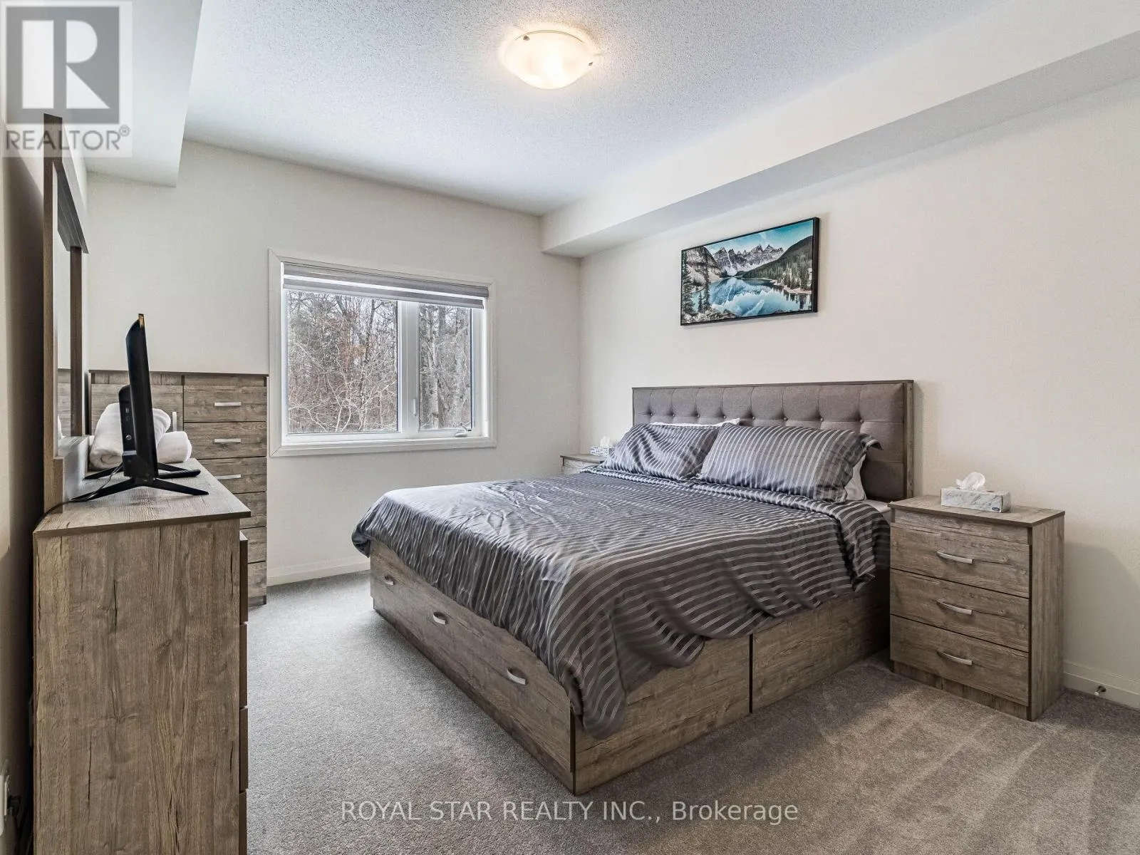 22 LAHEY CRESCENT