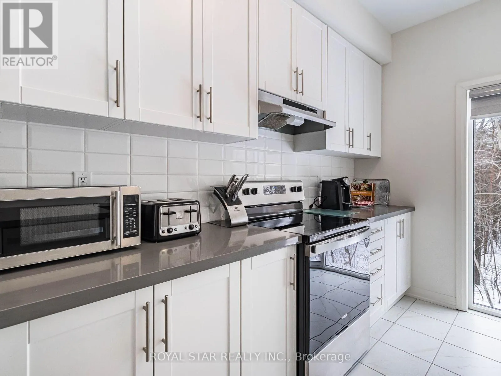 22 LAHEY CRESCENT