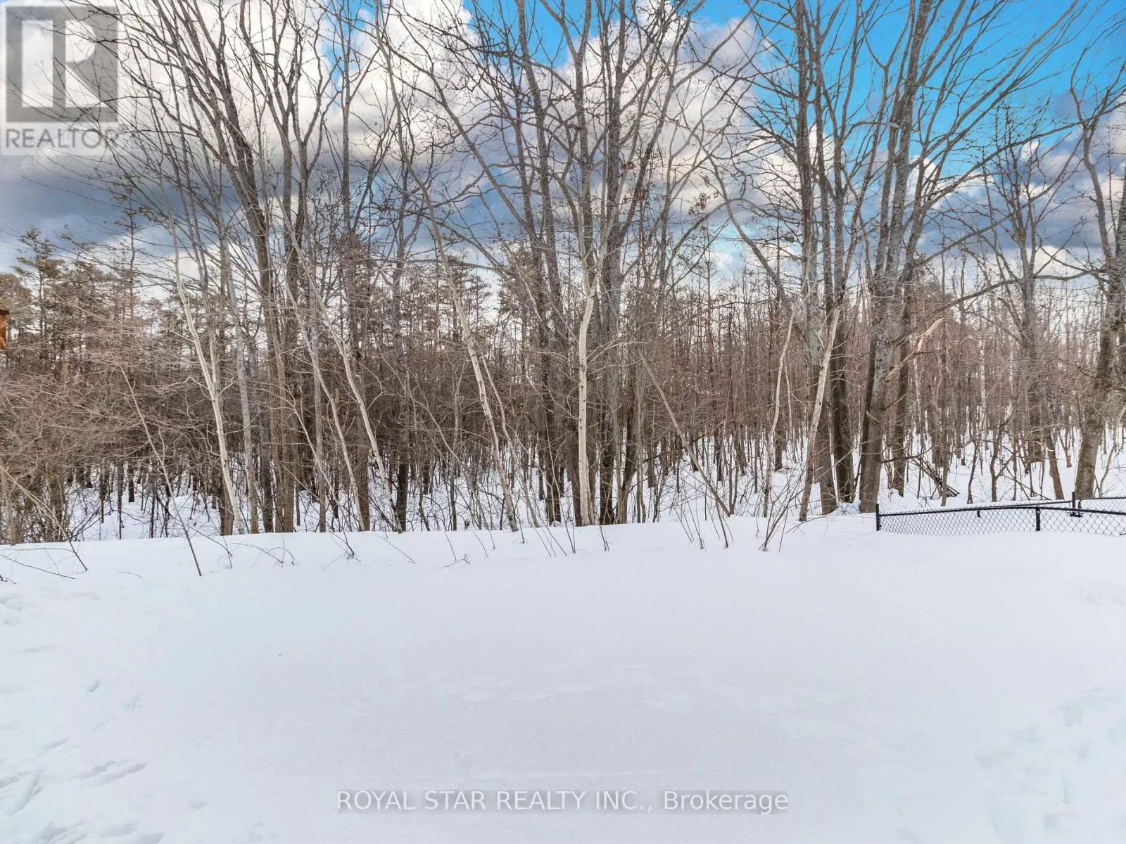 22 LAHEY CRESCENT