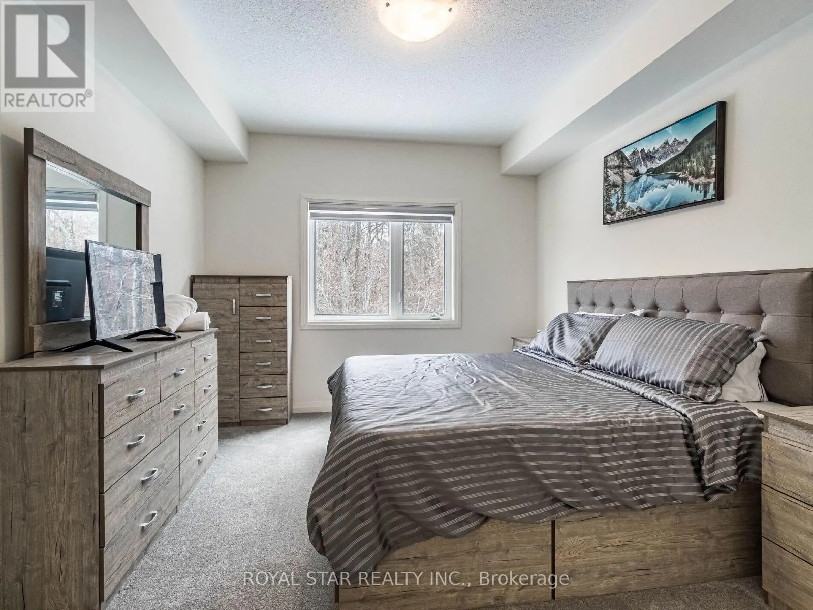 22 LAHEY CRESCENT