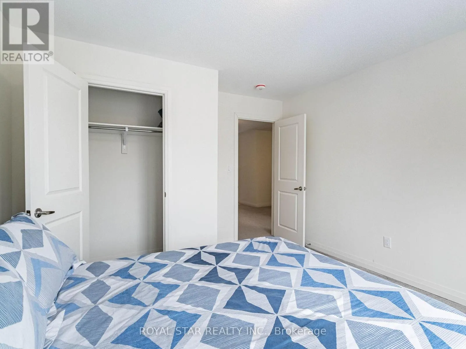 22 LAHEY CRESCENT