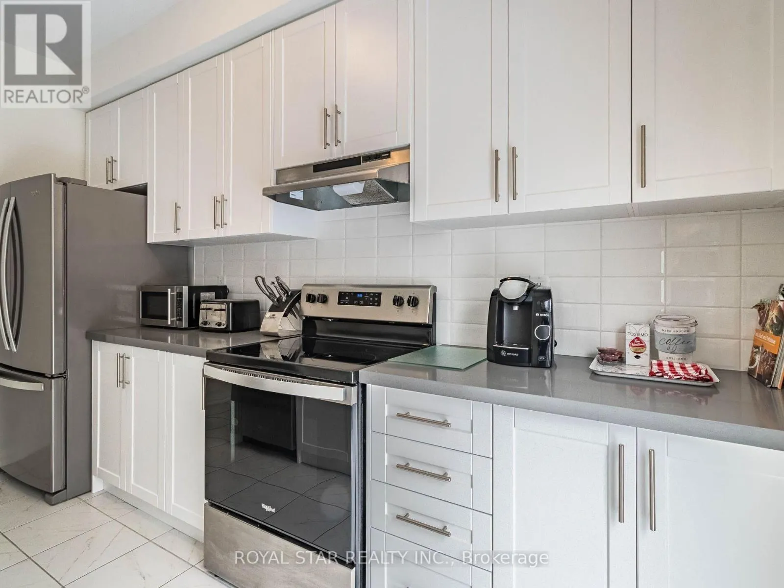 22 LAHEY CRESCENT
